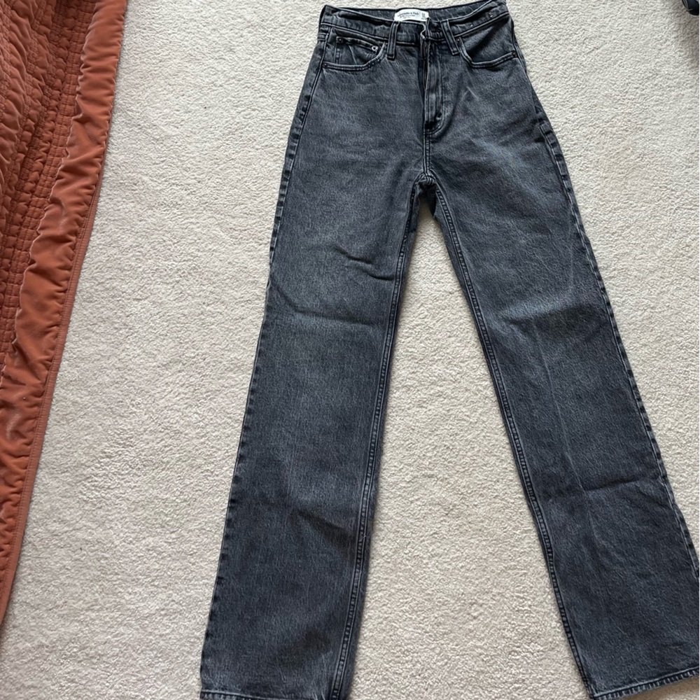 Women’s high rise 90s relaxed jeans